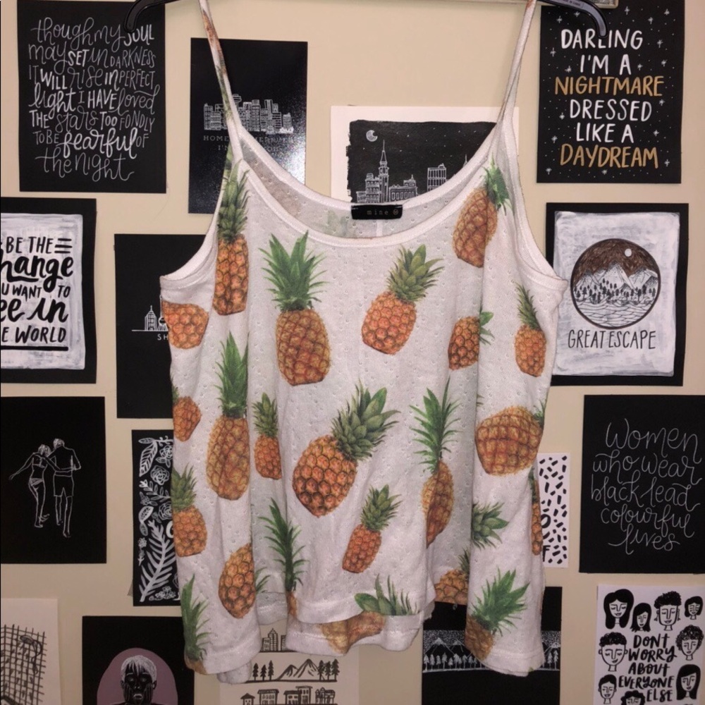 WET SEAL PINEAPPLE TANK TOP